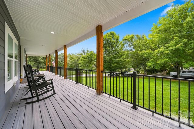 34 Colts Neck Lane, Taylorsville, NC 28681