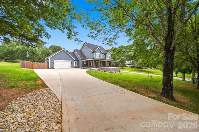 34 Colts Neck Lane, Taylorsville, NC 28681