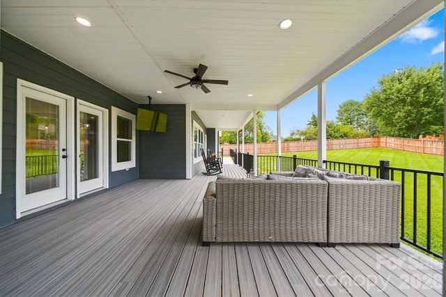 34 Colts Neck Lane, Taylorsville, NC 28681