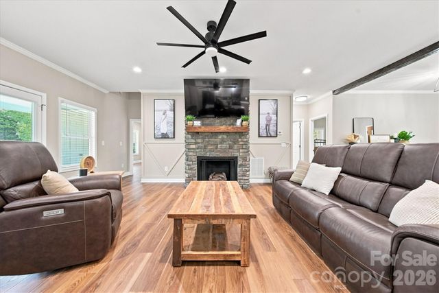 34 Colts Neck Lane, Taylorsville, NC 28681