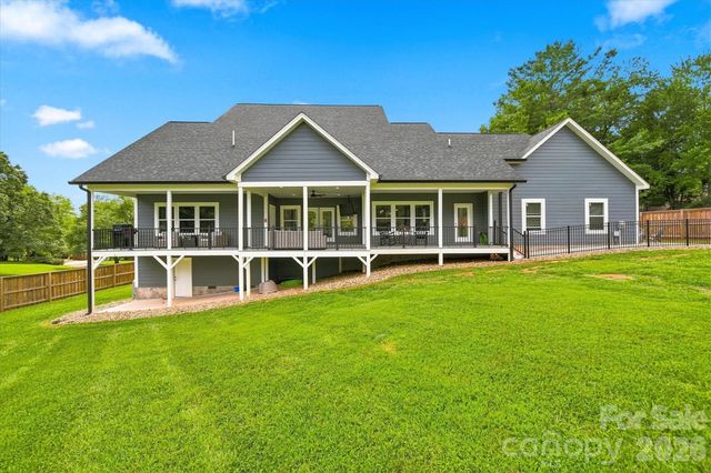 34 Colts Neck Lane, Taylorsville, NC 28681