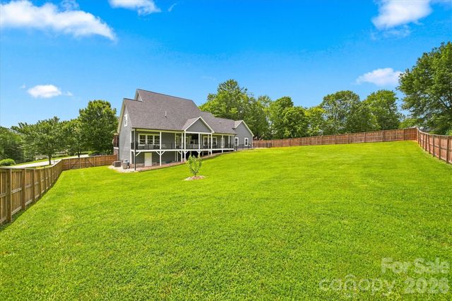 34 Colts Neck Lane, Taylorsville, NC 28681