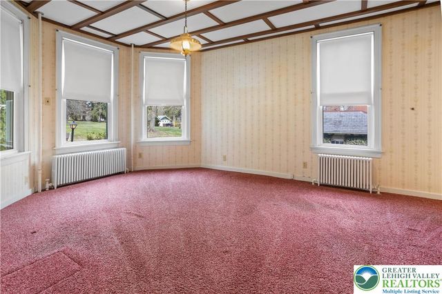 325 West Center Street, Nazareth Boro, PA 18064