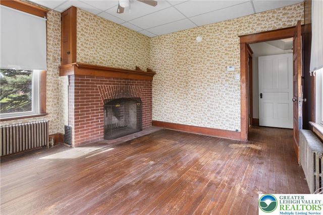 325 West Center Street, Nazareth Boro, PA 18064