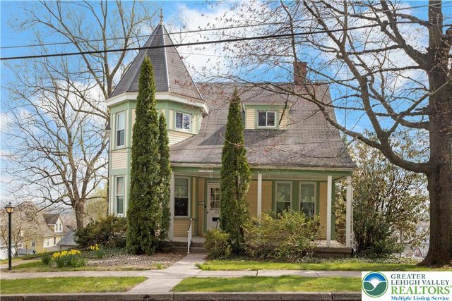 325 West Center Street, Nazareth Boro, PA 18064