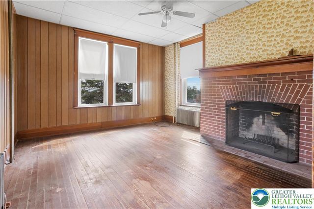 325 West Center Street, Nazareth Boro, PA 18064