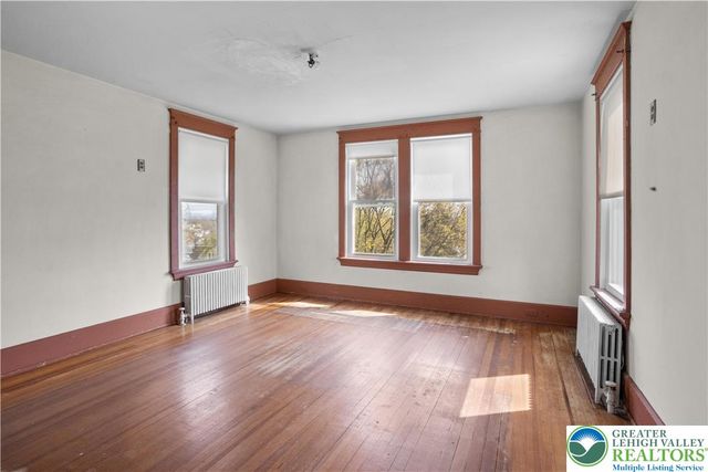 325 West Center Street, Nazareth Boro, PA 18064