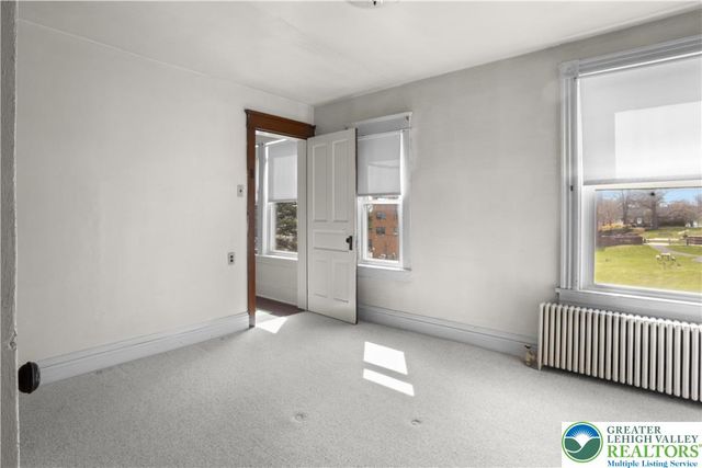 325 West Center Street, Nazareth Boro, PA 18064