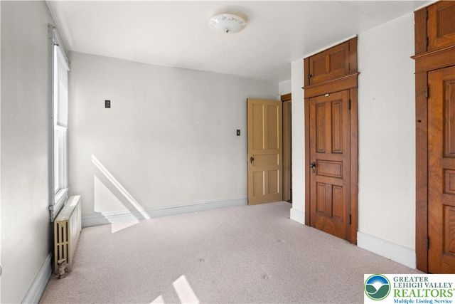 325 West Center Street, Nazareth Boro, PA 18064