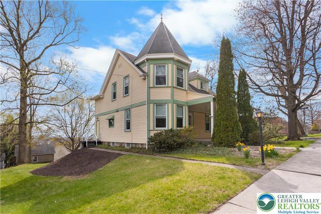 325 West Center Street, Nazareth Boro, PA 18064