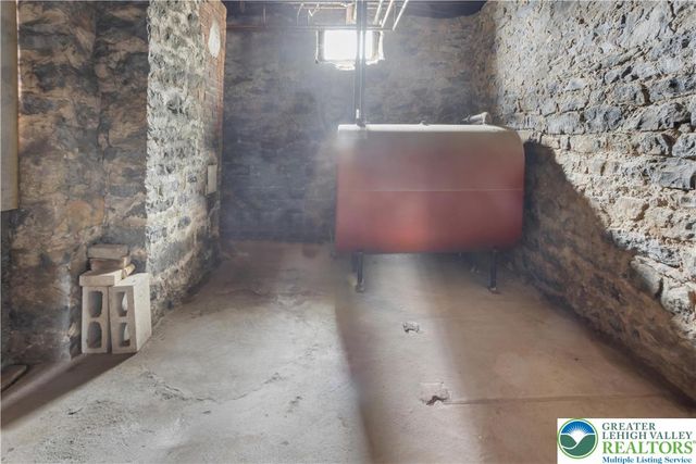 325 West Center Street, Nazareth Boro, PA 18064