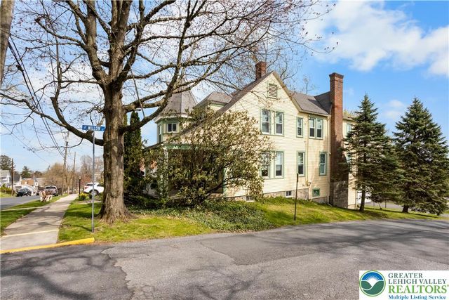 325 West Center Street, Nazareth Boro, PA 18064