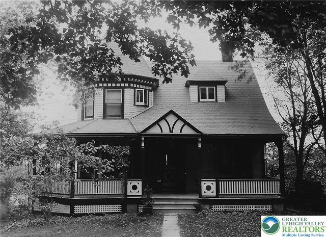 325 West Center Street, Nazareth Boro, PA 18064