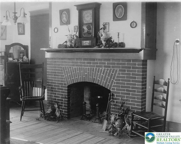 325 West Center Street, Nazareth Boro, PA 18064