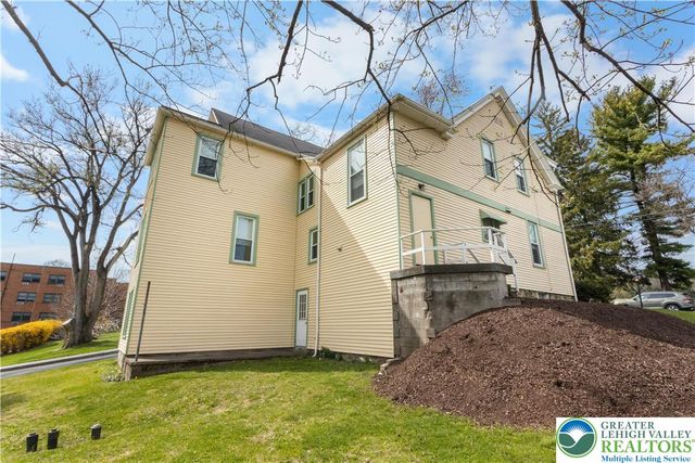 325 West Center Street, Nazareth Boro, PA 18064
