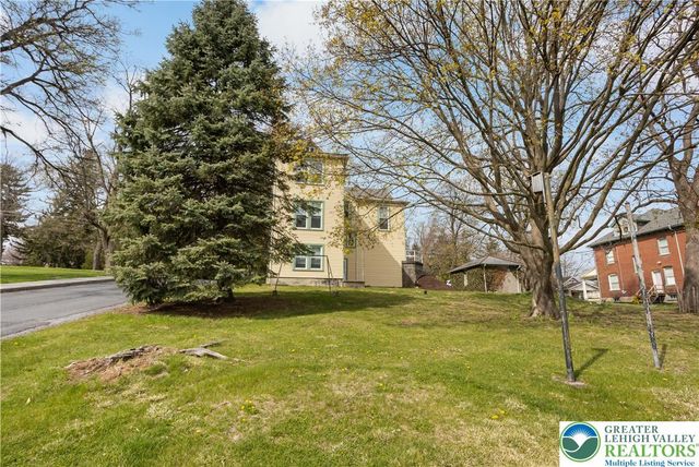 325 West Center Street, Nazareth Boro, PA 18064
