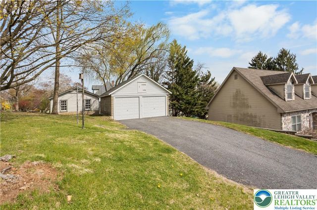 325 West Center Street, Nazareth Boro, PA 18064