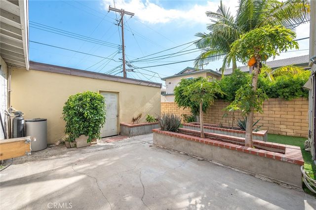 1804 W Glenoaks Avenue, Anaheim, CA 92801