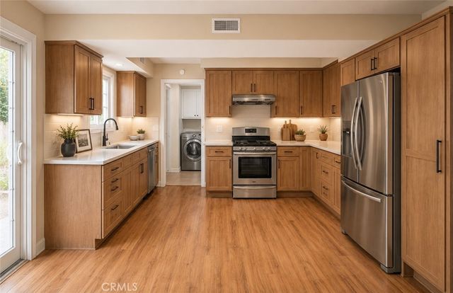 1804 W Glenoaks Avenue, Anaheim, CA 92801