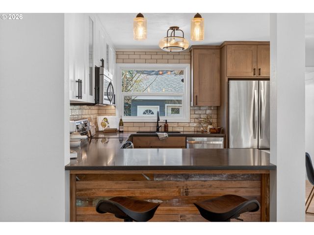 4146 Ne 69TH Ave, Portland, OR 97218