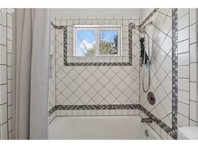 4146 Ne 69TH Ave, Portland, OR 97218