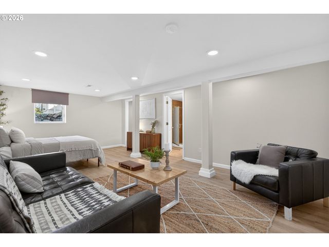 4146 Ne 69TH Ave, Portland, OR 97218