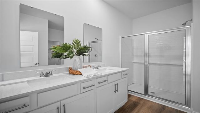 1077 Lakes Blvd, Brunswick, GA 31525