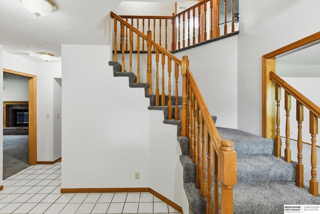 1209 Cork Drive, Papillion, NE 68046