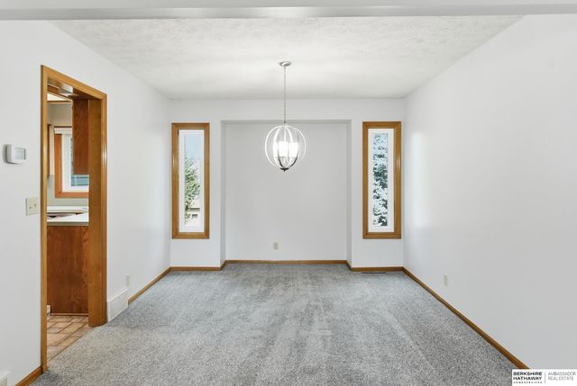 1209 Cork Drive, Papillion, NE 68046