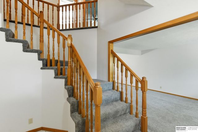 1209 Cork Drive, Papillion, NE 68046
