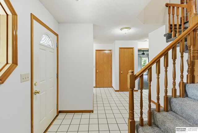 1209 Cork Drive, Papillion, NE 68046