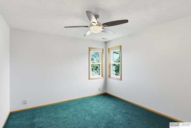 1209 Cork Drive, Papillion, NE 68046