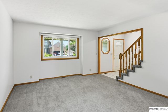 1209 Cork Drive, Papillion, NE 68046