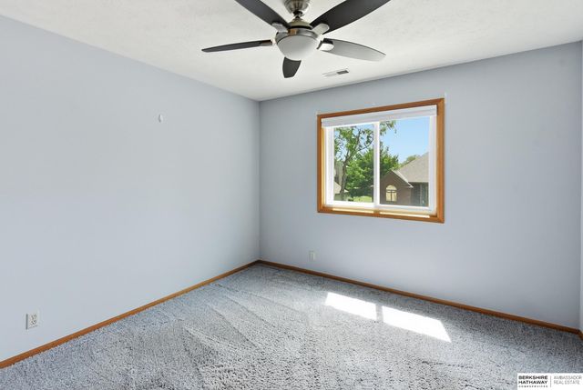 1209 Cork Drive, Papillion, NE 68046