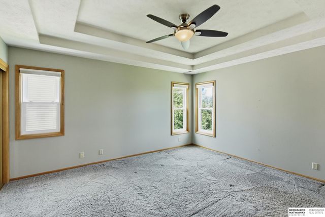 1209 Cork Drive, Papillion, NE 68046