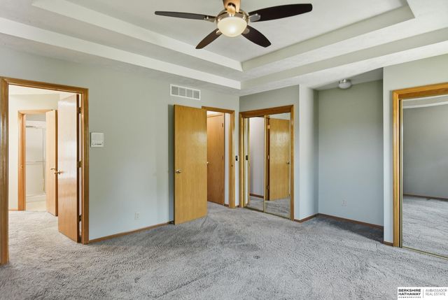 1209 Cork Drive, Papillion, NE 68046