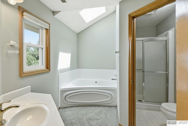 1209 Cork Drive, Papillion, NE 68046