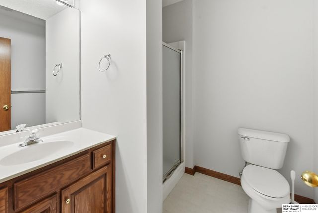 1209 Cork Drive, Papillion, NE 68046