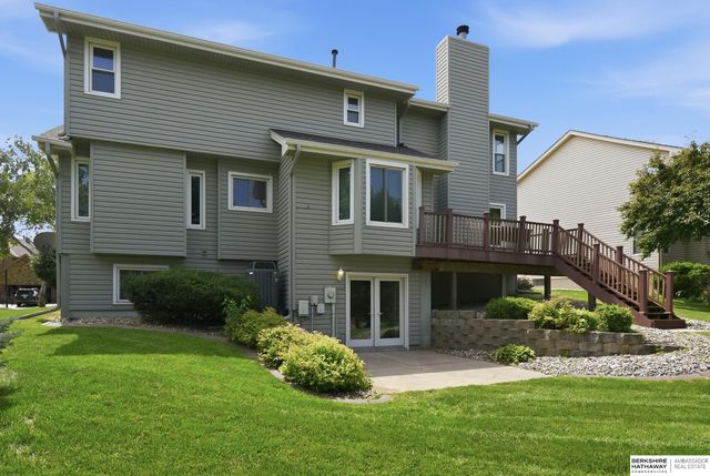 1209 Cork Drive, Papillion, NE 68046