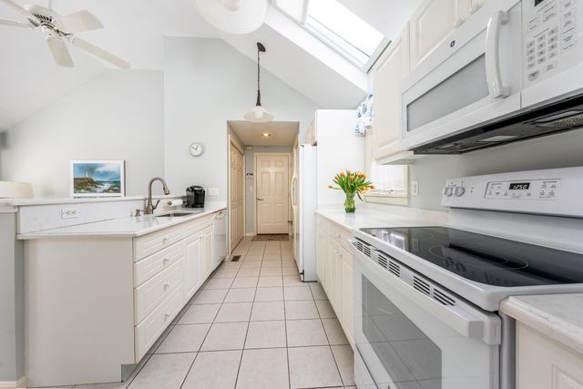 29 Pine Grove Village UNIT H, Yarmouth Port, MA 02675