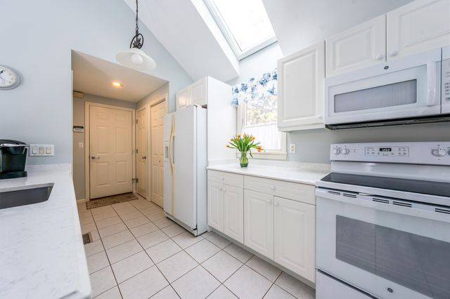 29 Pine Grove Village UNIT H, Yarmouth Port, MA 02675