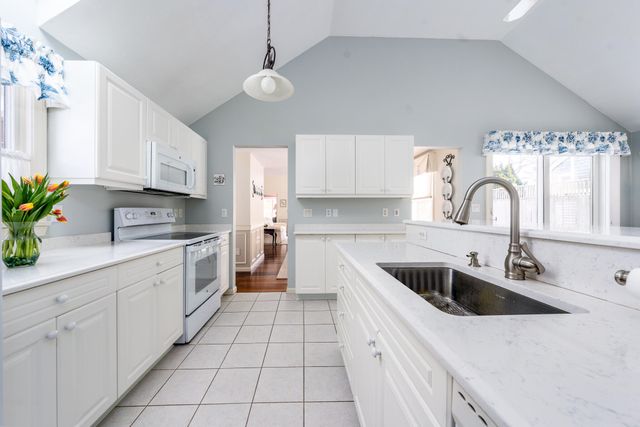 29 Pine Grove Village UNIT H, Yarmouth Port, MA 02675