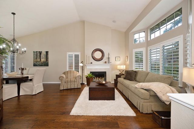 9455 Laguna Lake Way, Elk Grove, CA 95758