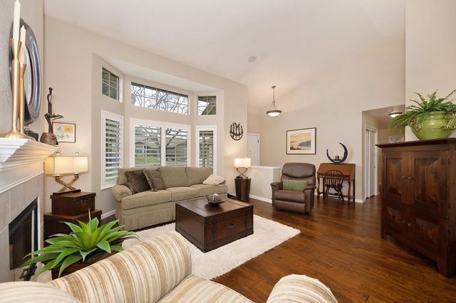 9455 Laguna Lake Way, Elk Grove, CA 95758