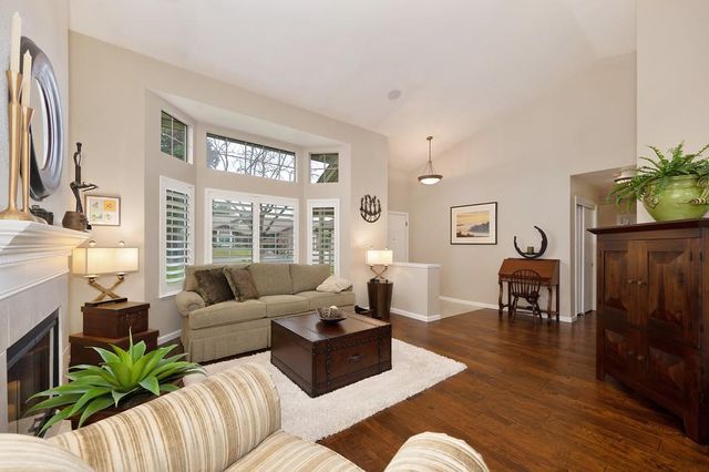 9455 Laguna Lake Way, Elk Grove, CA 95758