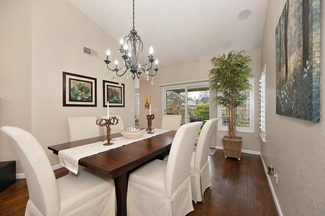 9455 Laguna Lake Way, Elk Grove, CA 95758