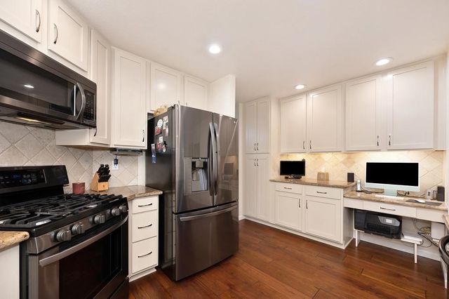 9455 Laguna Lake Way, Elk Grove, CA 95758