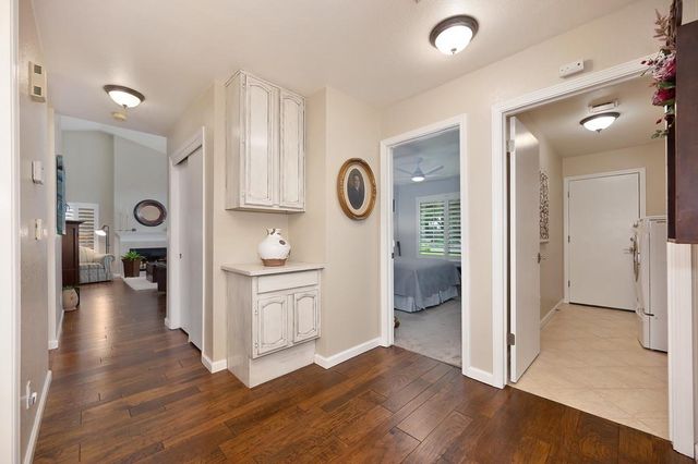 9455 Laguna Lake Way, Elk Grove, CA 95758