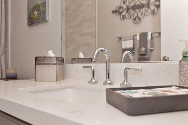 9455 Laguna Lake Way, Elk Grove, CA 95758