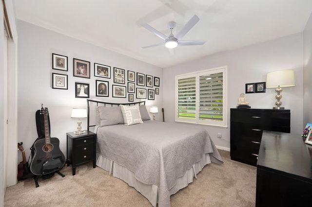 9455 Laguna Lake Way, Elk Grove, CA 95758